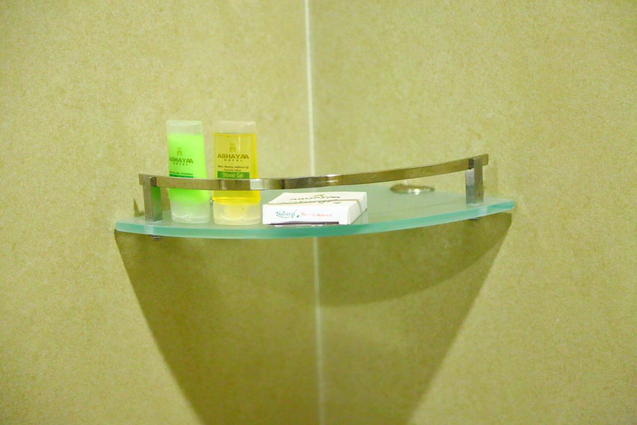 Abhayaa Hotel Visakhapatnam Bagian luar foto