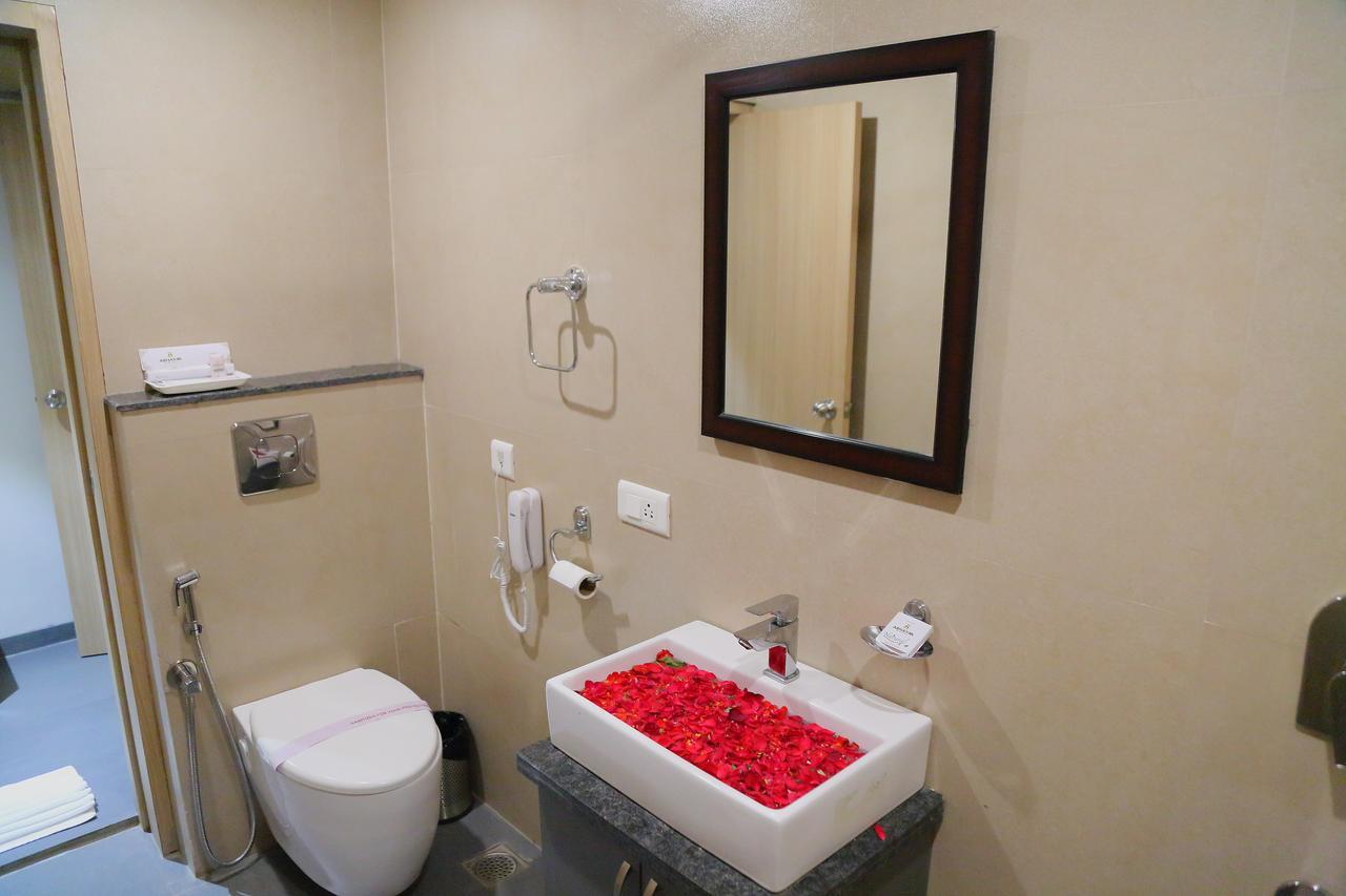 Abhayaa Hotel Visakhapatnam Bagian luar foto