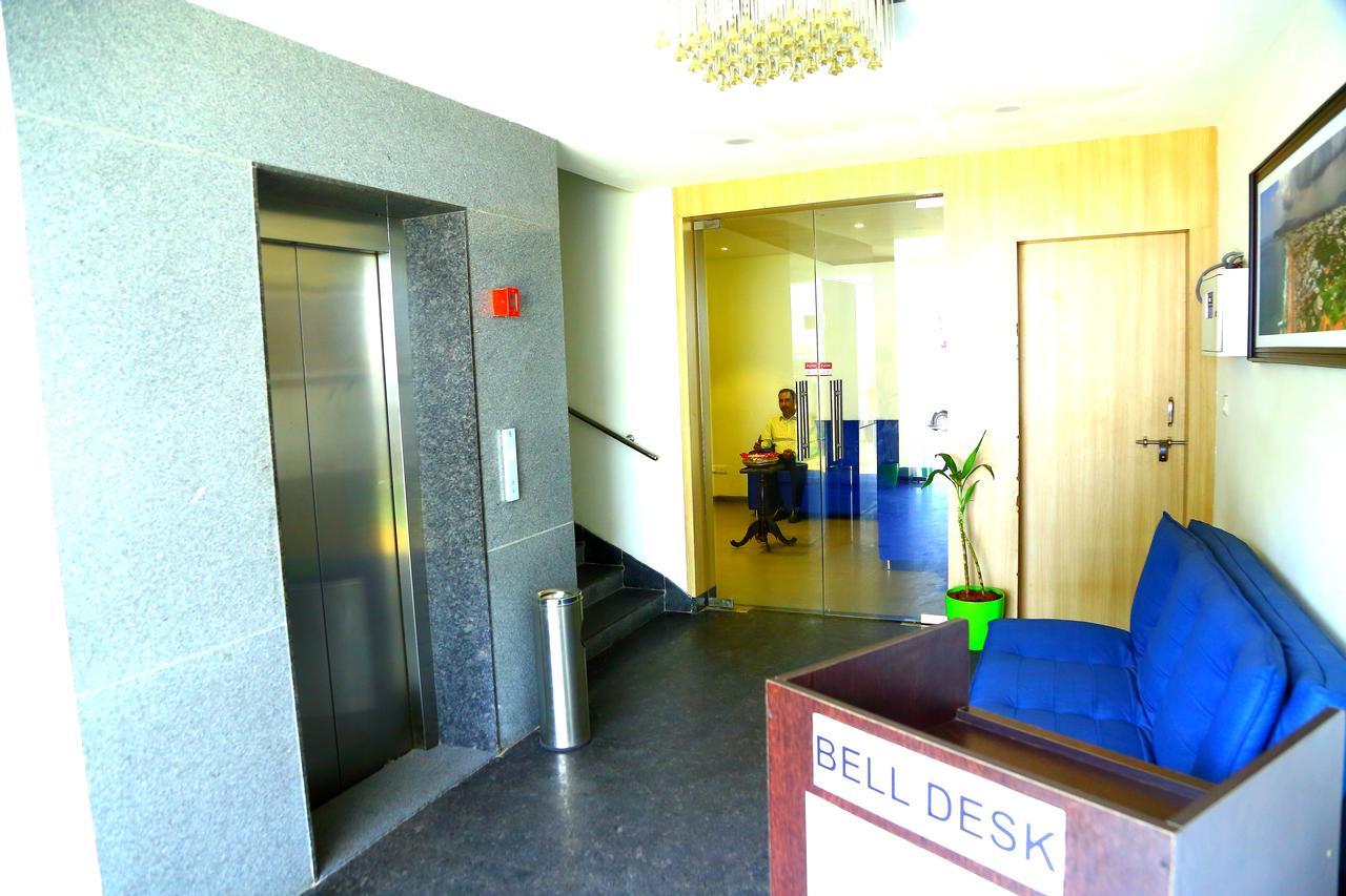 Abhayaa Hotel Visakhapatnam Bagian luar foto